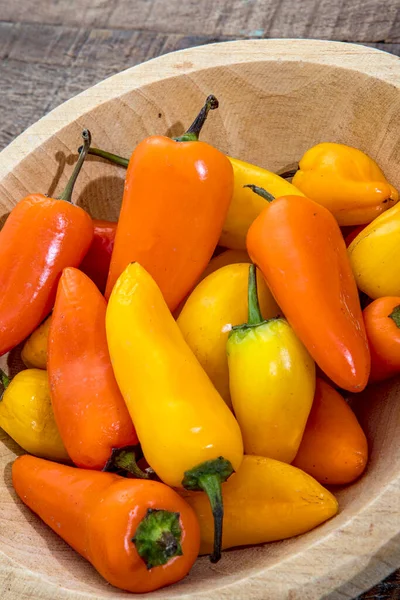 Frische Süße Rote Gelbe Und Orangefarbene Mini Paprika Gesunde Rohe — Stockfoto