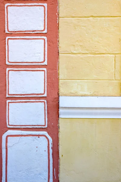 Composición Patrones Geométricos Simétricos Colores Contrastantes Una Casa Pared Frontal —  Fotos de Stock