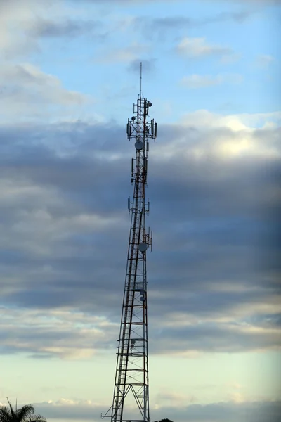 Torre de comunicação — Fotografia de Stock