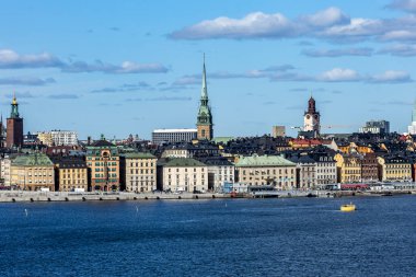 İsveç 'in Stockholm kentinin panoramik manzarası, adaları, binaları ve sarayları.
