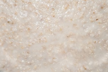 Pişmiş hafif parlak yulaf ezmesi. Kapat.