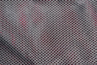 Kırışık elmas şekilli koyu gri polyester örgü ve kırmızı zemin