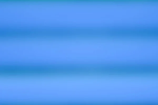 Defokussierter neblig bewölkter blauer Himmel mit zwei horizontalen Streifen — Stockfoto
