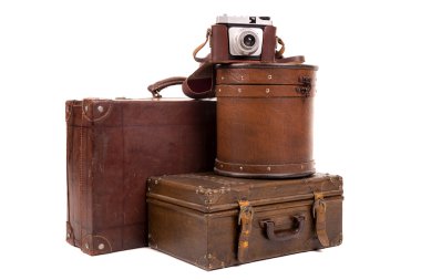 eski deri bavul ve kamera