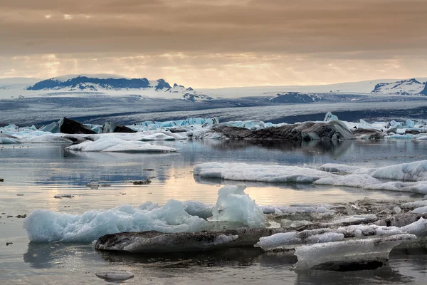 Gelo da lagoa Jokulsarlon na Islândia — Fotografia de Stock