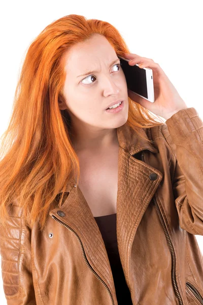 Zrzavé vlasy holka na telefonu — Stock fotografie