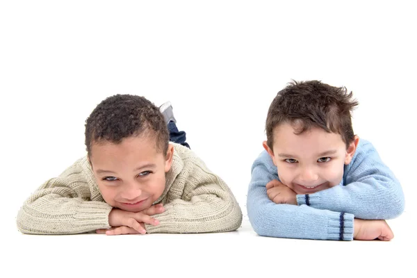 Sonrientes chicos jóvenes — Foto de Stock