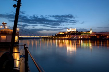 Bratislava gece görünümü