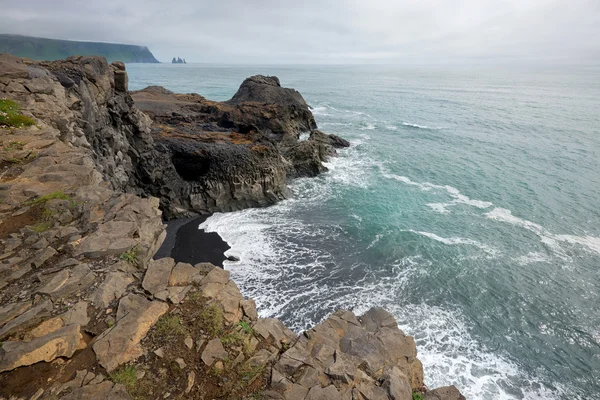 Playa de arena volcánica en Islandia — Foto de Stock