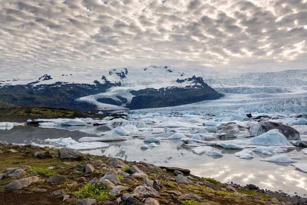 Fjallsarlon lagoon with ice in Iceland — Stock Photo, Image