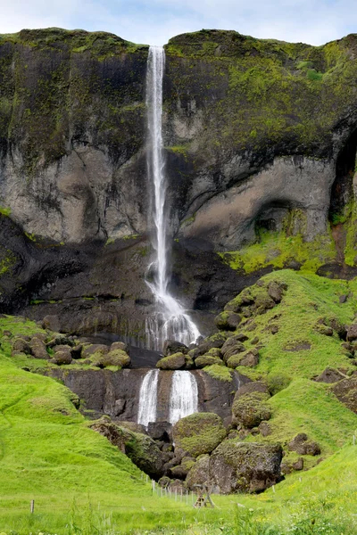 Bellissimo paesaggio a cascata in Islanda — Foto Stock