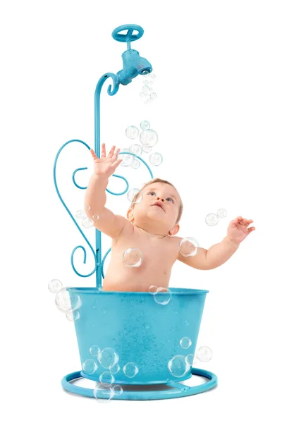 Pequeno bebê tomando banho — Fotografia de Stock