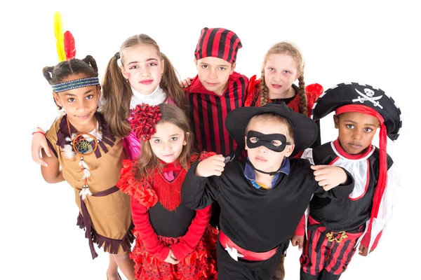 Kinderen in Halloween kostuums — Stockfoto