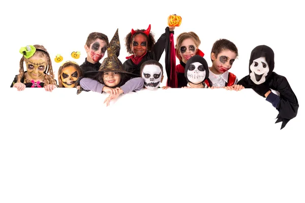 Gyerekek Halloween jelmezben. — Stock Fotó