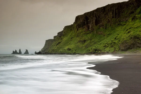 Plage de sable noir en Islande — Photo