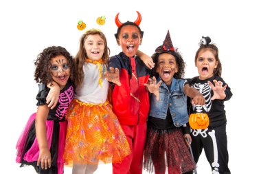 Grup çocuk izole Cadılar Bayramı/Carnaval kostümleri
