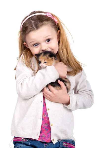 Flicka med baby katt — Stockfoto