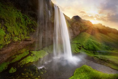 seljalandsfoss Şelalesi