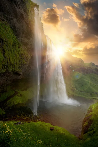 seljalandsfoss Şelalesi