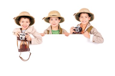 Safari oynayan çocuklar