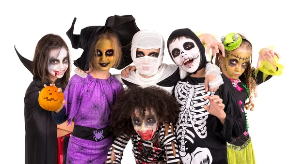 Kinderen in Halloween kostuums — Stockfoto