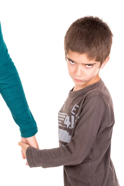 Ragazzo che tiene la mano di sua madre — Foto Stock