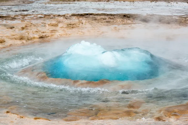 Strokkur geyser blowing high — Stock Photo, Image