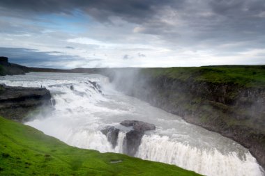 İzlanda'daki Gullfoss şelaleler
