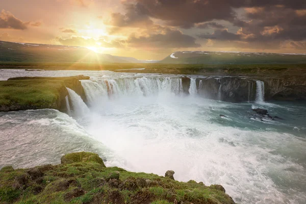 美丽的 Godafoss 瀑布 — 图库照片