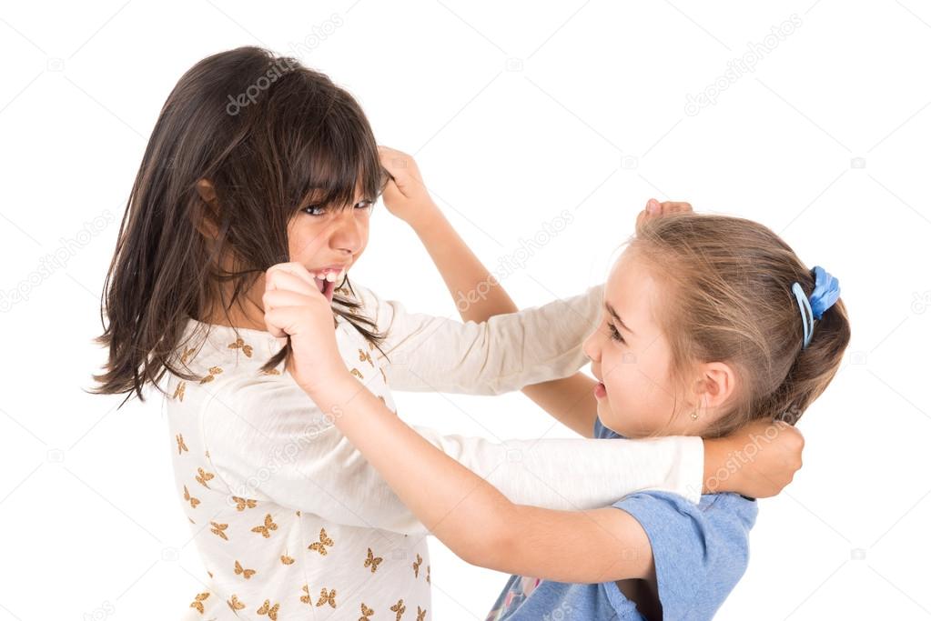 Девочка бьет мальчика бокс. Кричащая девочка подросток. Истерика подростка девочки. Бить ж девочкам. Унижение мужчины.