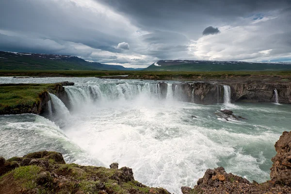 İzlanda 'daki Godafoss şelaleleri — Stok fotoğraf