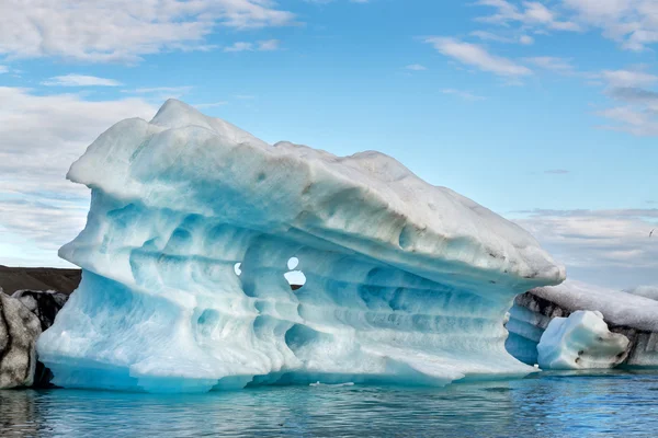 Λιμνοθάλασσα Jokulsarlon στην Ισλανδία με τα παγόβουνα — Φωτογραφία Αρχείου