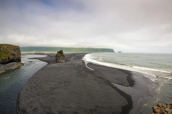 İzlanda'daki güzel kum plaj — Stok fotoğraf