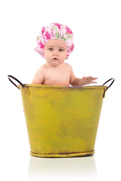 Bambina bagnarsi — Foto Stock