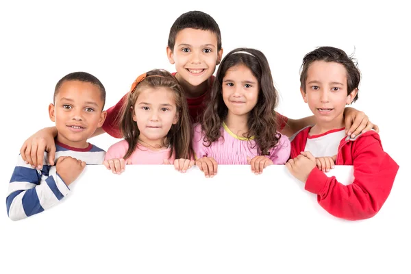 Группа детей на белой доске — стоковое фото