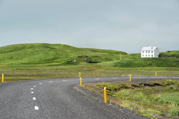 Lege weg in IJsland platteland — Stockfoto