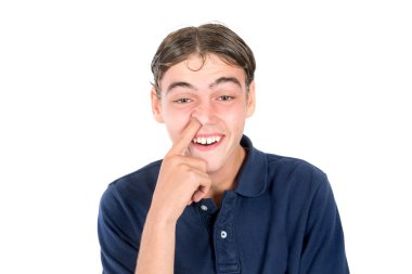 İnek çocuk onun burun çekme