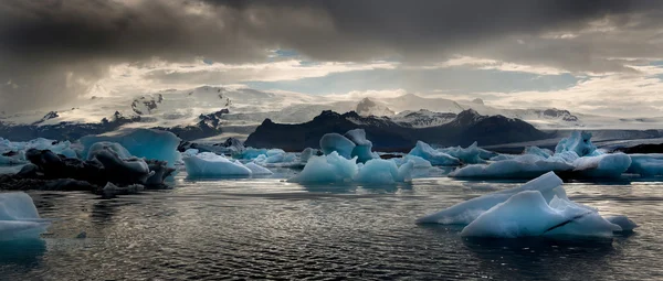 Πάγο και νερό σε παγετώνα — Φωτογραφία Αρχείου