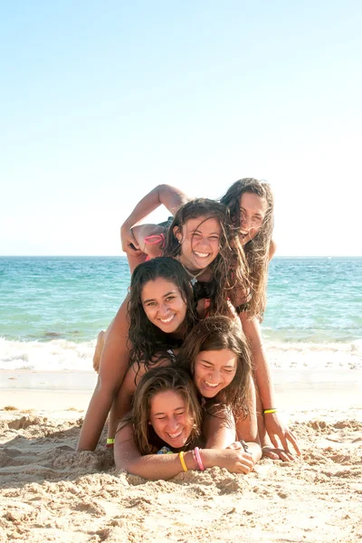 Vrienden in de zomer — Stockfoto