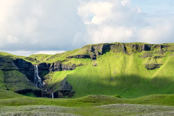 Панорама водопадов в леднике — стоковое фото