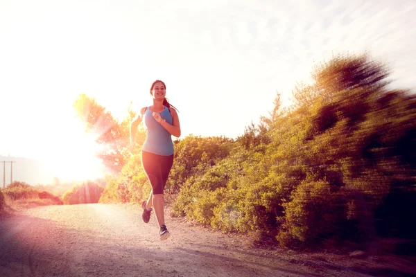 Jovem jogging menina — Fotografia de Stock