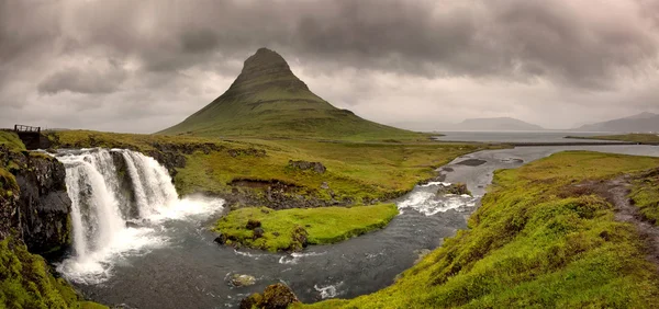 Vackra vattenfall panorama i Island — Stockfoto