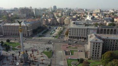 Avrupa, Kiev, Ukrayna - Kasım 2020: Bir dosyada şehir simgelerinin dört farklı hava görüntüsü.