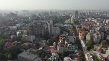 Avrupa, Kiev, Ukrayna - Kasım 2020: Bir dosyada şehir simgelerinin dört farklı hava görüntüsü.