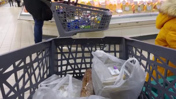 Europa Kijów Ukraina Listopad 2020 Wózek Spożywczy Jednym Hipermarketów Miasta — Wideo stockowe