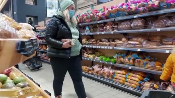 Eropa Kiev Ukraina November 2020 Gerobak Makanan Salah Satu Hipermarket — Stok Video