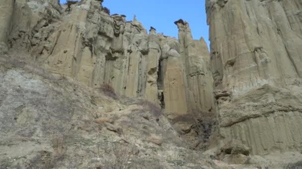 Kuladokiya山の眺め トルコのクーラ市で珍しい火山岩の形成 — ストック動画