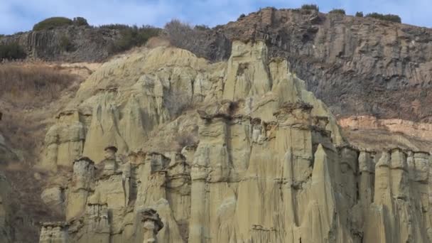 Uitzicht Het Kuladokiya Gebergte Een Ongewone Vulkanische Rotsformatie Stad Kula — Stockvideo