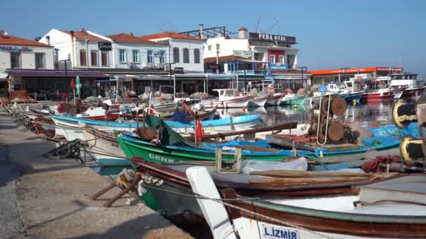 Urla Izmir Turquia Janeiro 2021 Vista Porto Aldeia Barcos Pesca — Vídeo de Stock