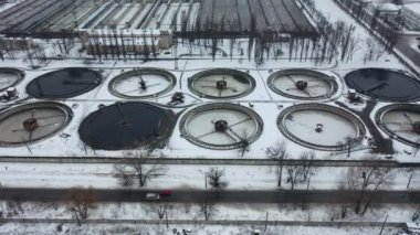 Avrupa, Kiev, Ukrayna - Şubat 2021: Bortnytsia hava istasyonu, Bortnychi. Hava aracı görüntüsü. Lağım arıtma tesisi. Atık su arıtma tesisi. Kyiv Bortnychi hava istasyonu.